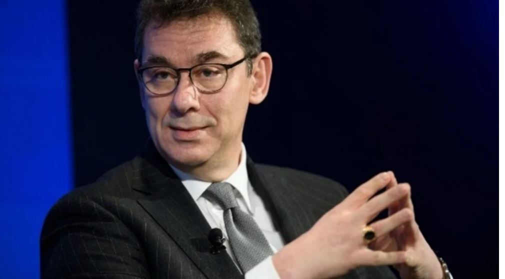 CEO i Pfizer: Fundi i pandemisë çështje kohe