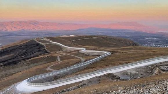 Përfundon muri 18 km i gjatë në kufi mes Turqisë dhe Iranit