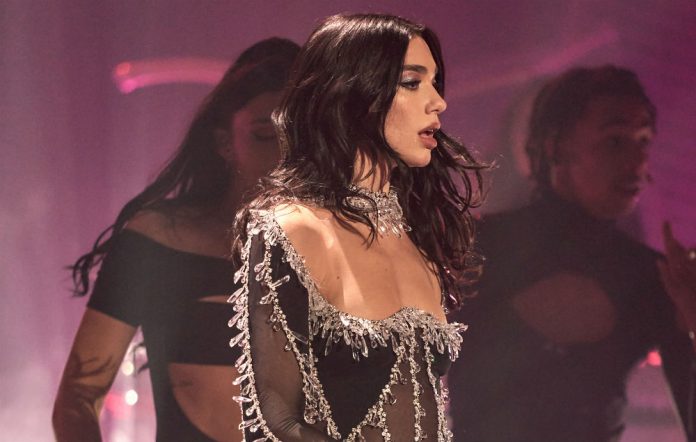 Dua Lipa thyen një tjetër rekord, koncerti virtual ndiqet nga miliona shikues