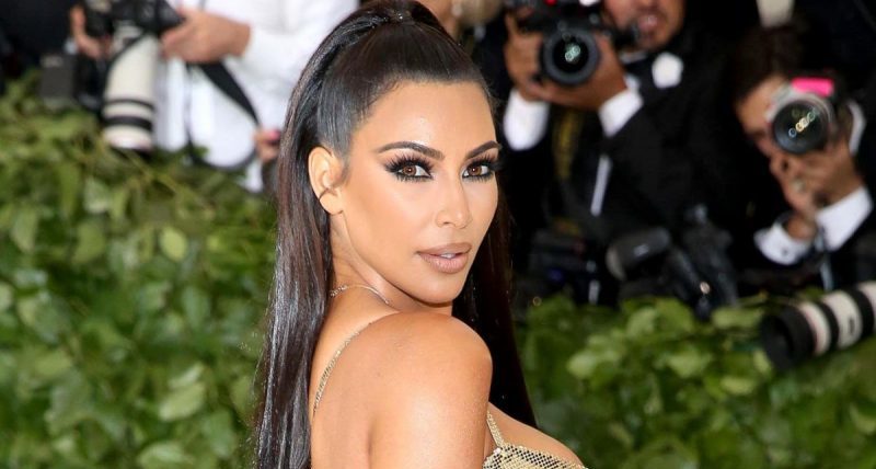 Kim Kardashian bën gjestin e veçantë për fansat për fundvit