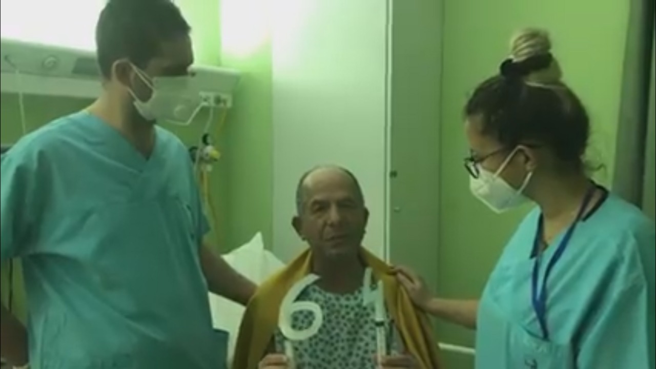 Sazan Guri feston 64-vjetorin në spital, zbulon surprizën e stafit të “Hygeia”-s