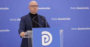 PD: Xhaçka e ka përdorur helikopterin si taksi elektorale që kur u emërua drejtuese e PS në Dibër