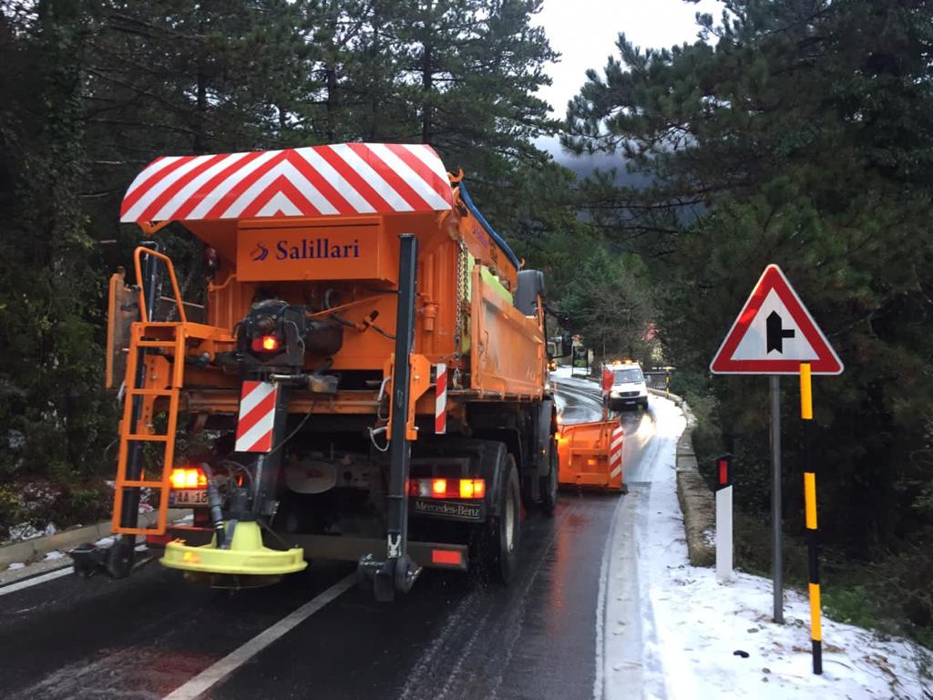 Nisin reshjet e para të borës në Llogara