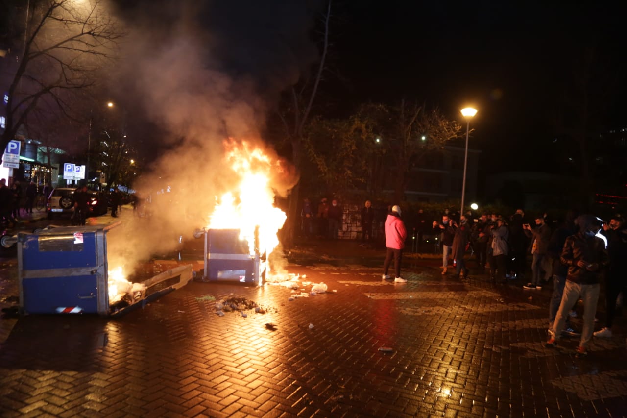 Protesta për vrasjen e Rashës, arrestohen 59 persona në Tiranë, policia: Mos lejoni minorenët