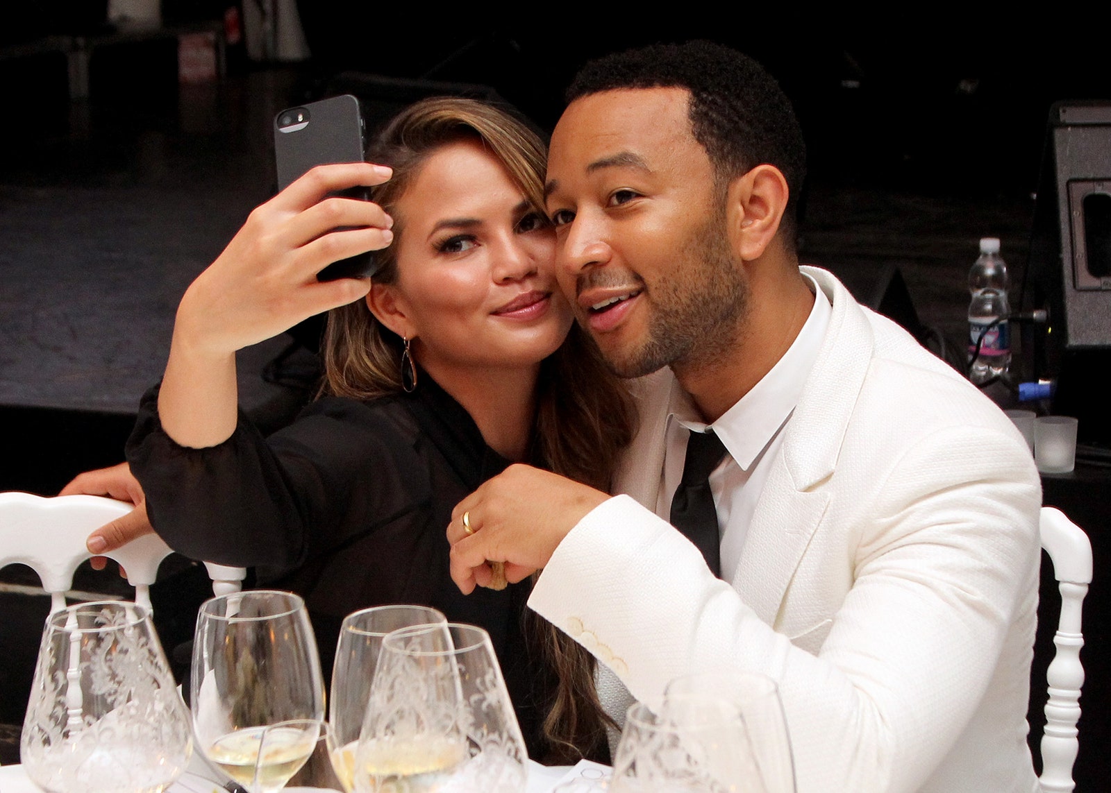 Chrissy Teigen feston 35-vjetorin, John Legend tërheq vëmendjen me urimin special