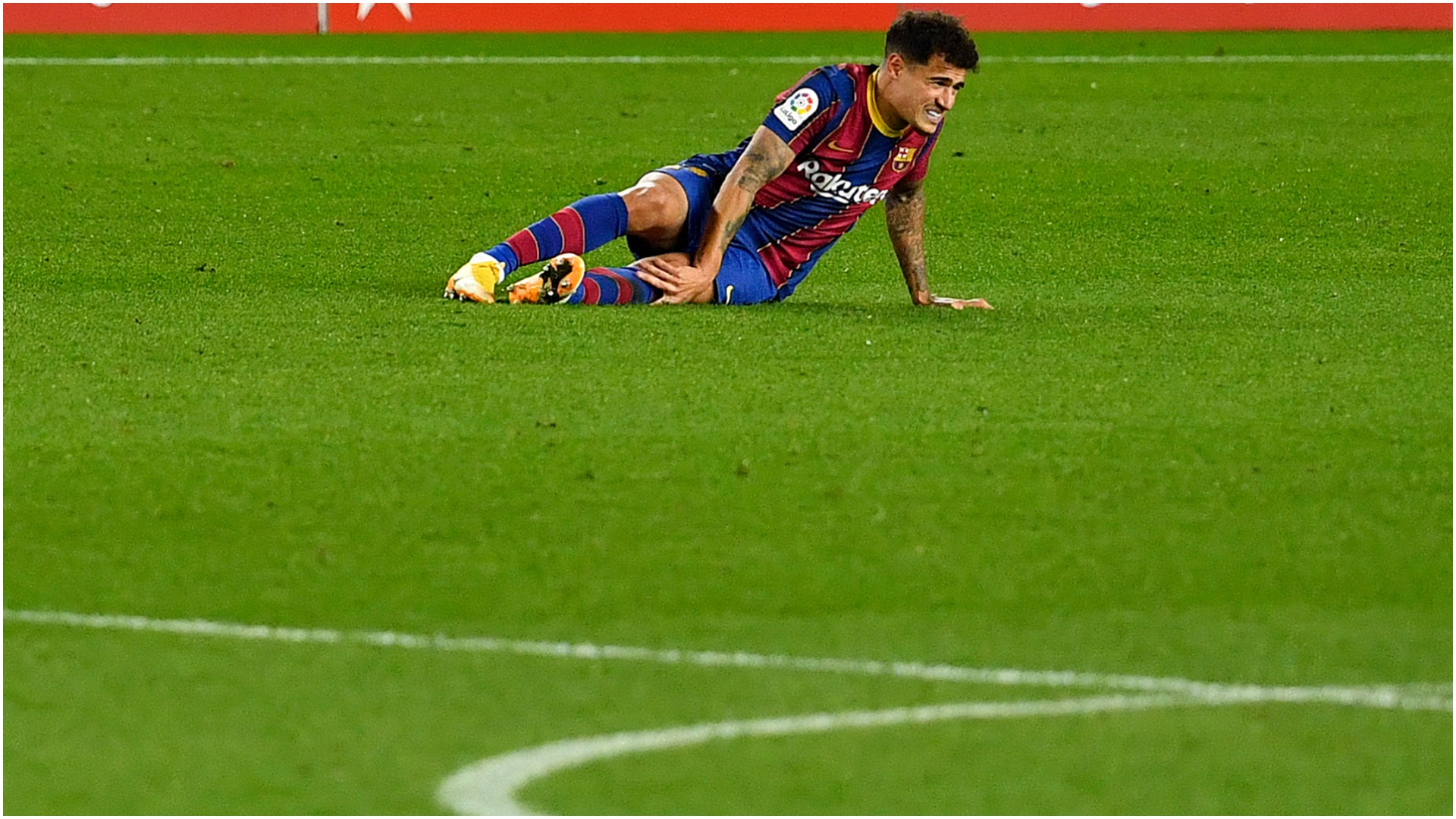 Mbrëmje e errët në “Camp Nou”, Coutinho lëndon meniskun