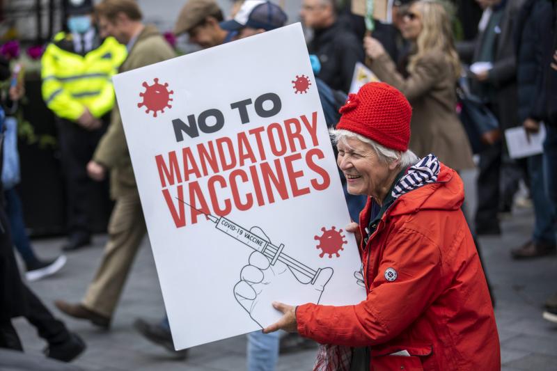 Rreziqet e zhgënjimit nga vaksinat anti-Covid