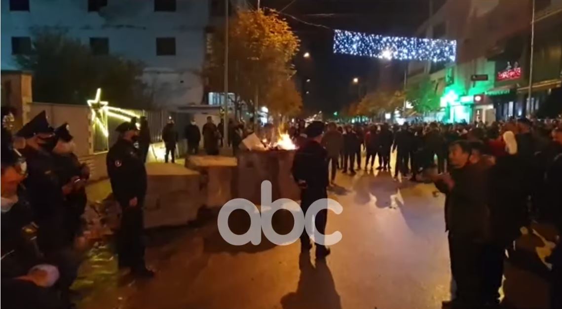 Ishin pjesë e protestës për vrasjen e 25 vjeçarit, 7 të arrestuar dhe 15 të proceduar në Durrës