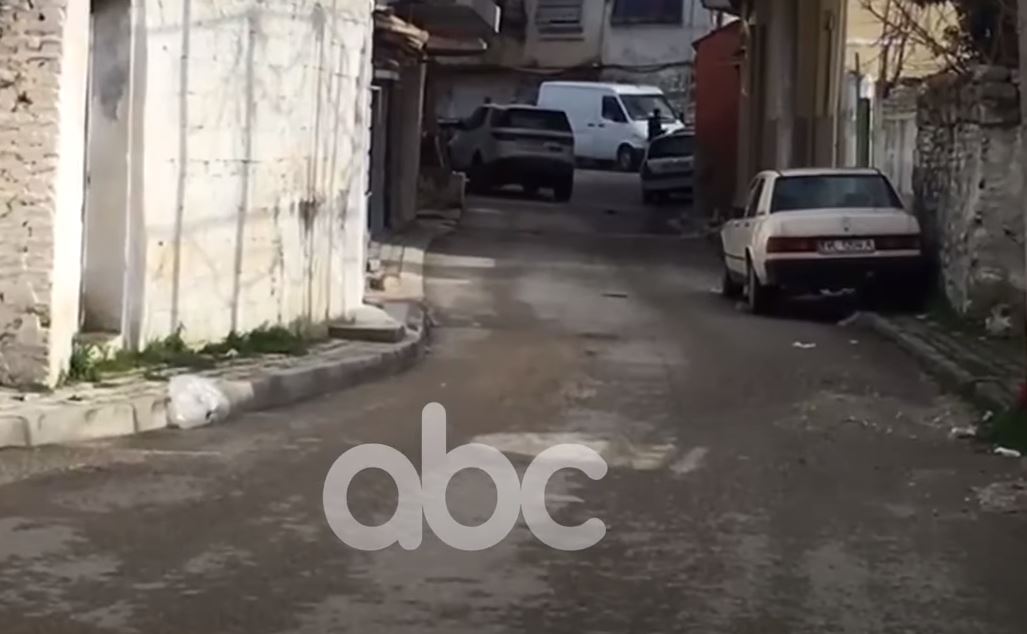 Plagosja në Vlorë: Autori pa motrën duke u zënë me bashkëshortin, e qëlloi dy herë me armë