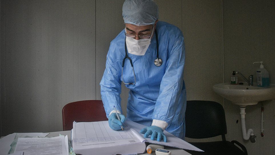 588 raste të reja dhe 70 të vdekur nga koronavirusi në Greqi