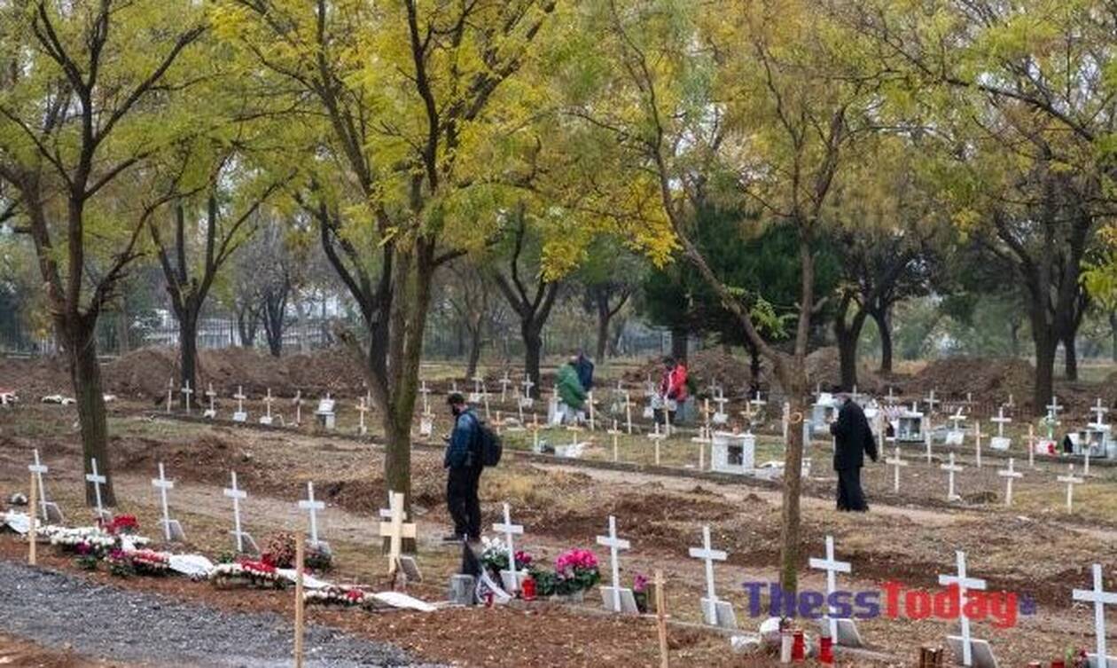 Varrmihësi rrëfen tmerrin: Hapim gropa natën dhe varrosim ditën, frika që na shoqëron