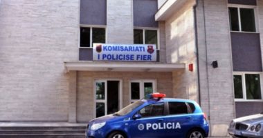 U largua gjatë kontrollit të dokumentacioneve, gjobitet 28-vjeçari në Fier