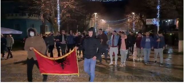 Peshkopia në protestë për vrasjen e Klodian Rashës