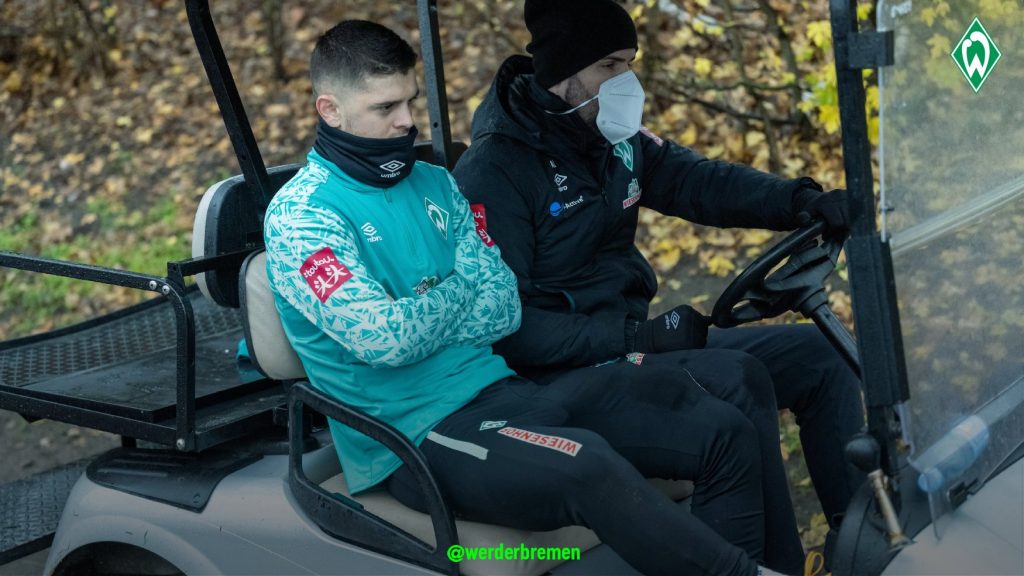 Rashica ndalet sërish, sulmuesi lë stërvitjen dhe i drejtohet infermierisë