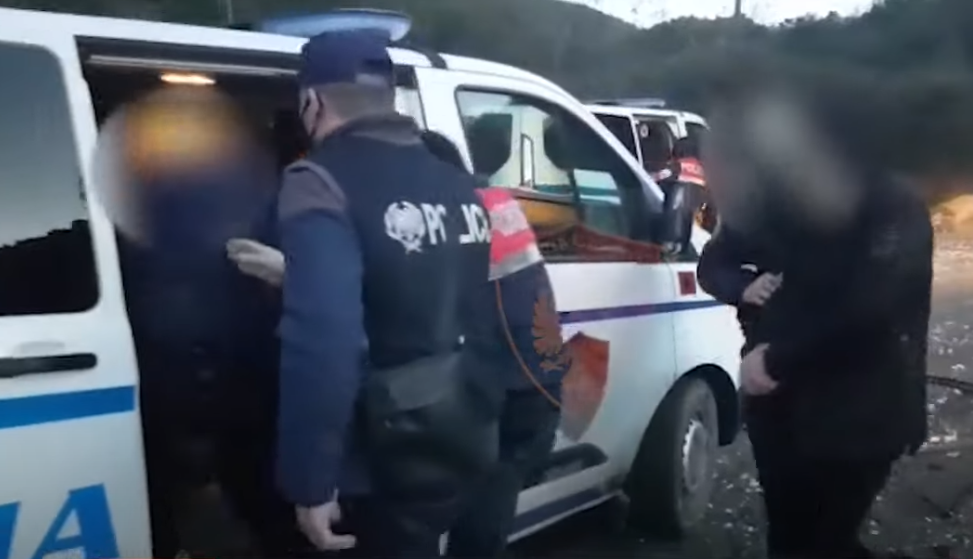 Në pranga dhe hetim, policët në Vlorë në dosjen e trafikut të drogës, një i arrestuar