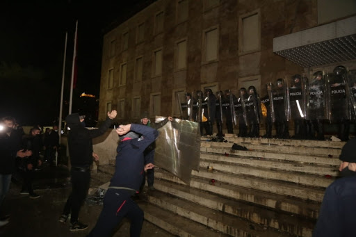 U plagos në protestë, si është  gjendja e efektivit të policisë