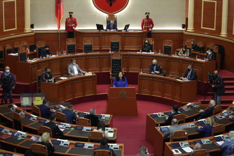 “Vëllezërit s’mund të ndahen me kufi apo me tra”, PDIU: Mungesa e Ramës në parlament, njollë turpi