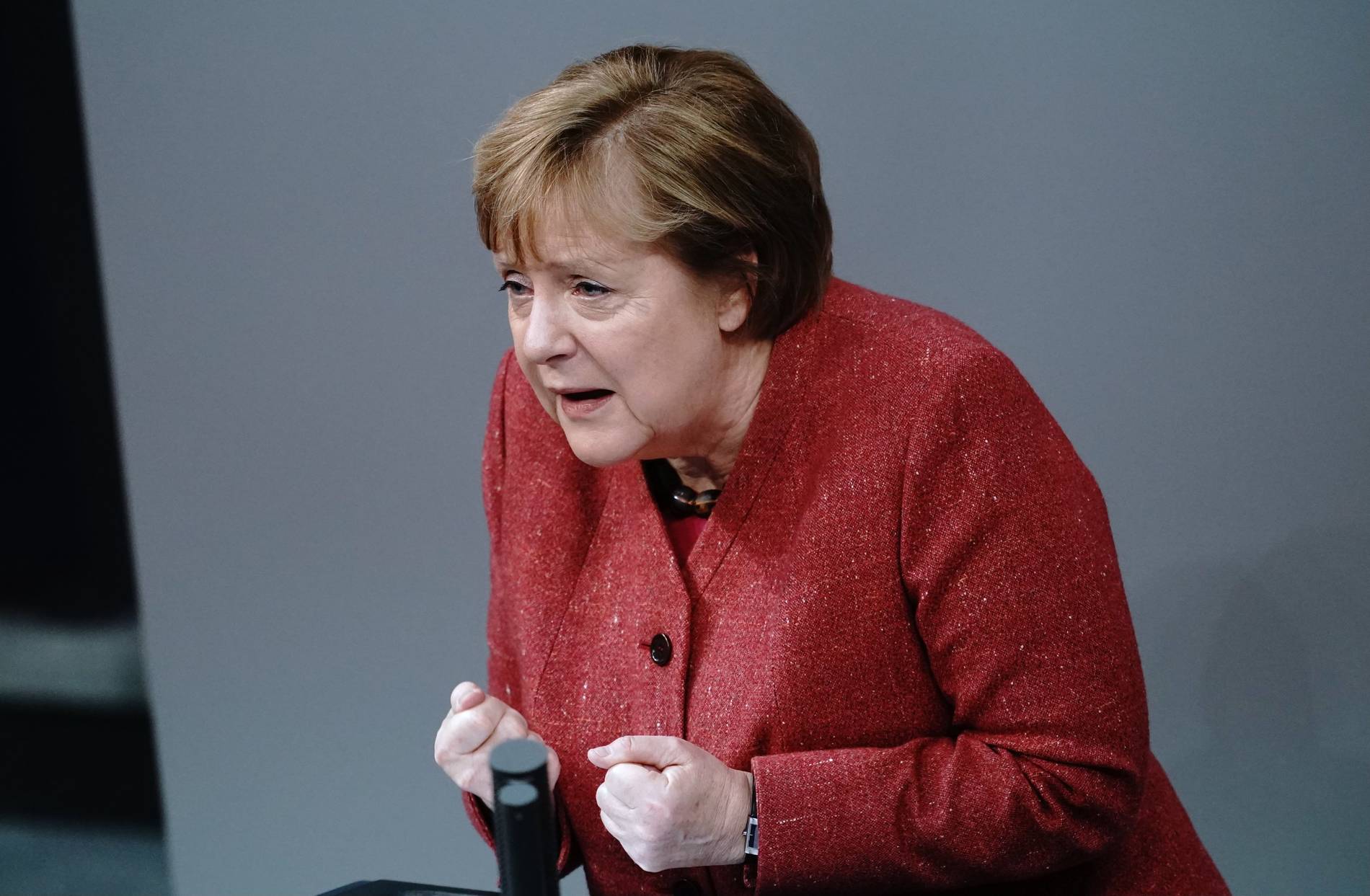 Merkel urdhëron mbylljen e shkollave dhe dyqaneve deri më 10 janar