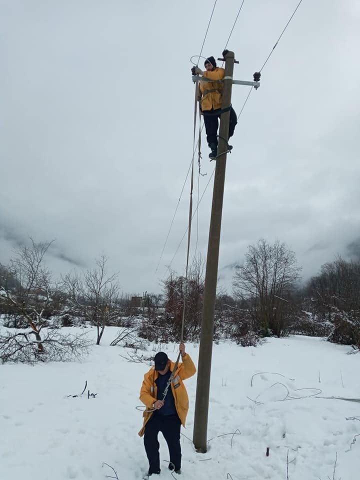 Përkeqësimi i motit, ndërpritet energjia elektrike në Vermosh dhe Lëpushë