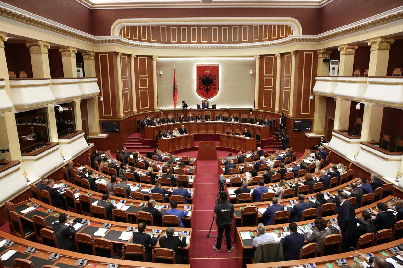 Ndryshimet në qeveri, Kuvendi mbledhje të jashtëzakonshme në 4 janar