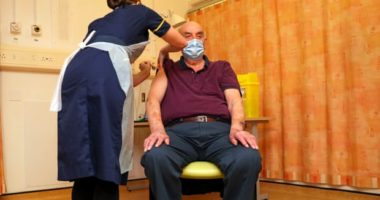 82 vjeçari, i pari në botë që merr vaksinën Oxford/Astrazeneca