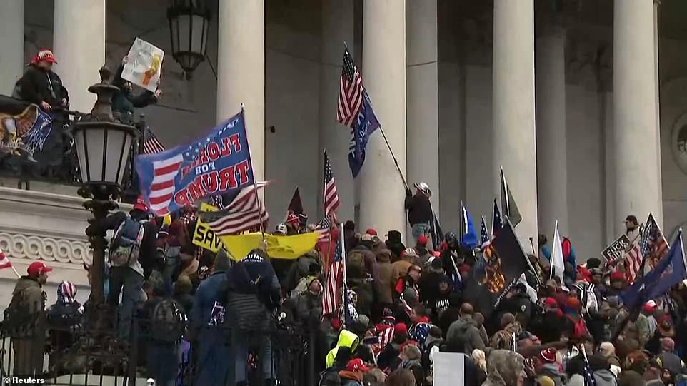 Trump sërish thirrje turmës: Jo dhunë! Ruani qetësinë ne jemi partia e ligjit dhe rendit