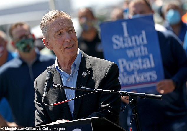 I vaksinuar me të dyja dozat e Pfizer, kongresmeni amerikan infektohet me koronavirus