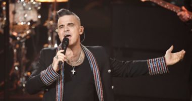 I dashuruar pas Zvicrës, Robbie Williams shpenzon “shifrën e kripur” për një vilë