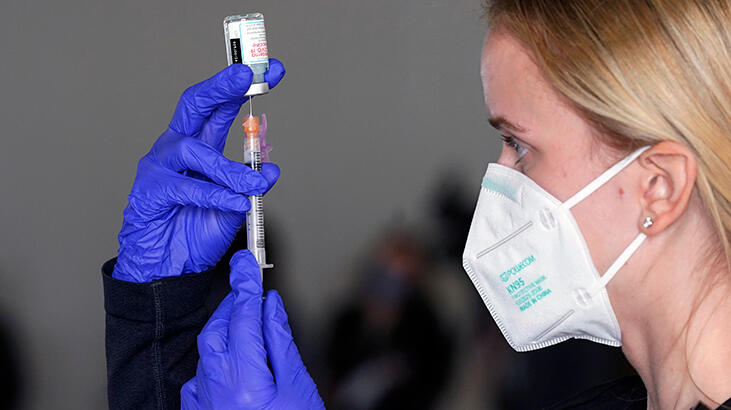 Pastruesi hoqi prizën e frigoriferit, hidhën në kosh 1 900 vaksina anti-Covid