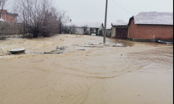 Rrugët e bllokuara, situata nga moti i keq në Malishevë