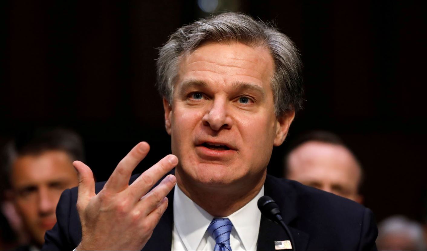 Wray: FBI po vëzhgon bisedat në internet për protesta të mundshme të dhunshme