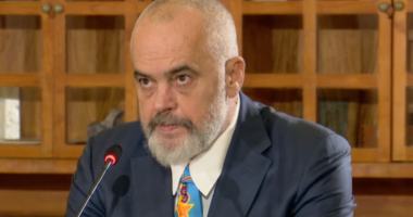 Rama: Nuk do të vaksinohet me prioritet asnjë politikan nën 75 vjeç