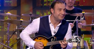 I ka surprizuar të gjithë! Eduard Shalsi shfaq për herë të parë këtë talent që nuk e dinim për të