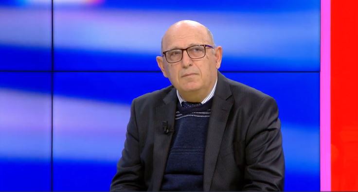 Plejada e artistëve që po shuhen, Papagjoni: Memoria kulturore e Shqipërisë ka nisur të cungohet