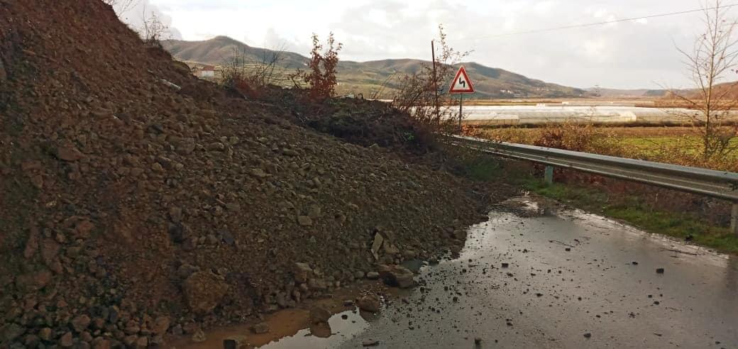 Shembje dherash nga reshjet, bllokohet aksi Cerrik-Kuçovë