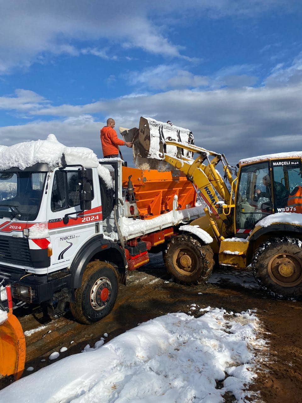 Borë dhe ngricë, ARRSH-shoferëve: Në këto akse pajisuni me goma dimërore e zinxhirë