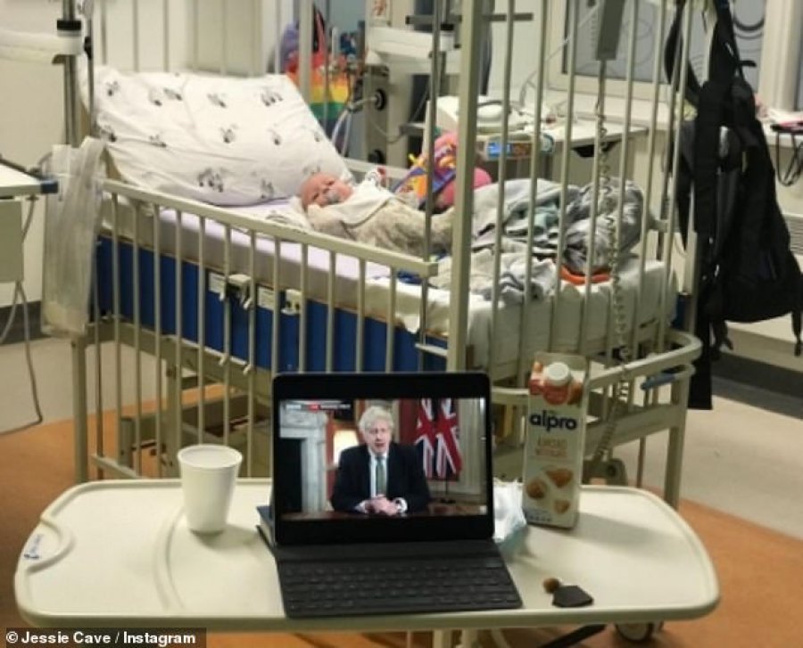 Tre muaj nga lindja, djali i aktores së njohur infektohet me Covid dhe shtrohet në spital