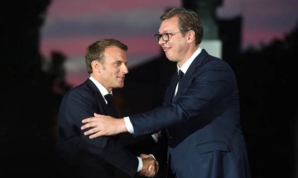 Vuçiç nesër e takon Macronin në Paris, Kosova temë diskutimi