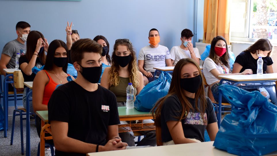 Përmirësohet situata në Greqi, pritet të rihapen shkollat e mesme