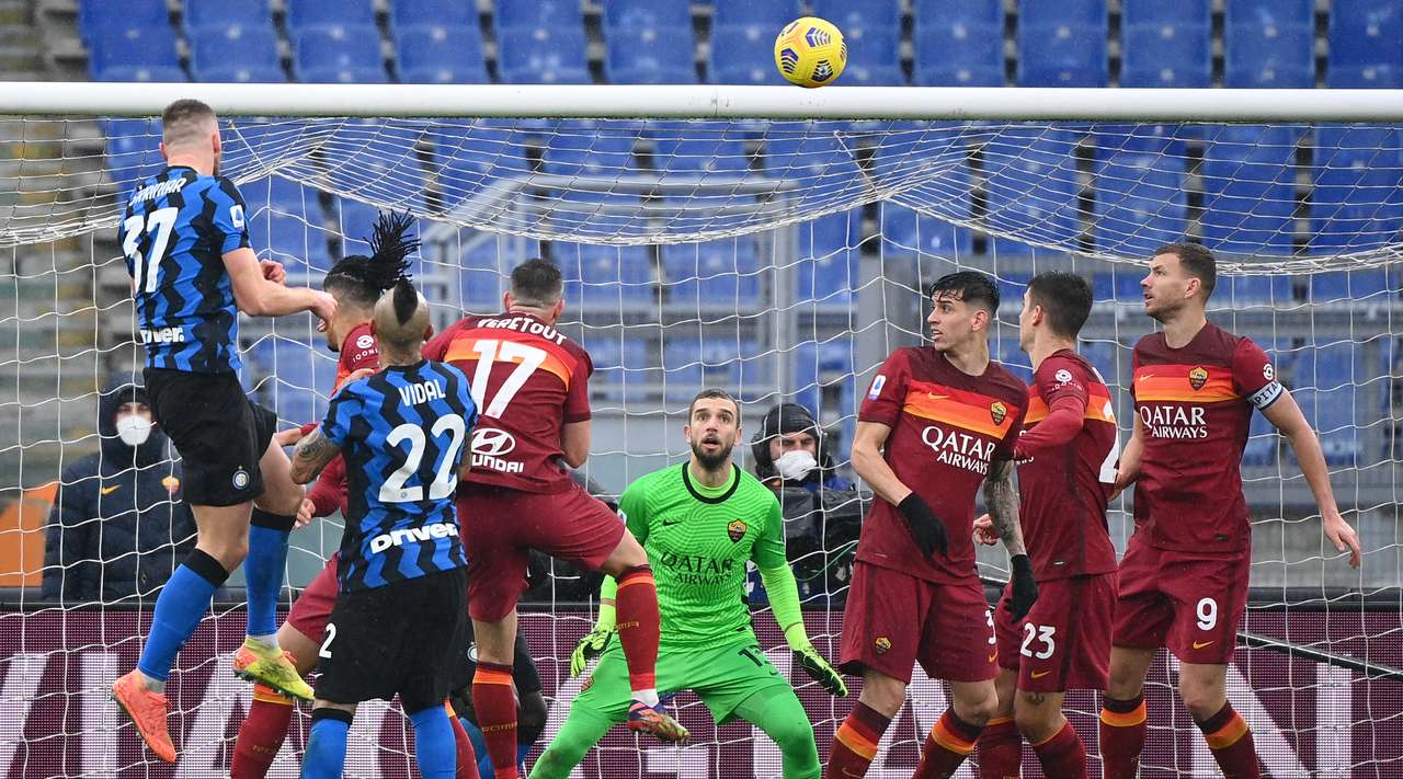 VIDEO/ Spektakël në “Olimpico”, Inter e Roma e mbyllin barazim