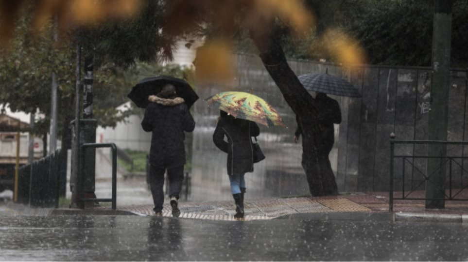 Fundjava sjell stuhi në Greqi, nga e marta dëborë dhe temperatura të ulëta