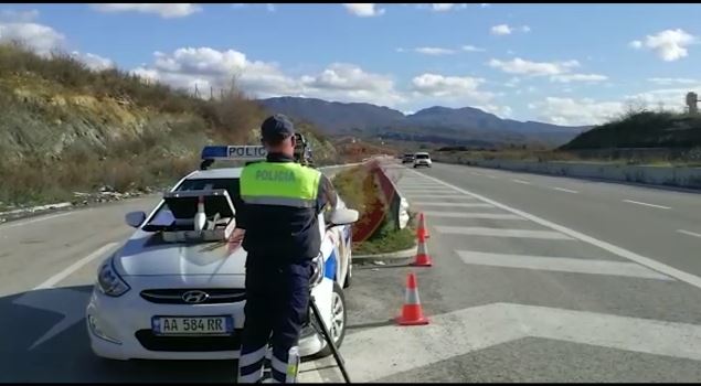 22 shoferë të arrestuar dhe 153 patenta të pezulluara në ditët e para të janarit