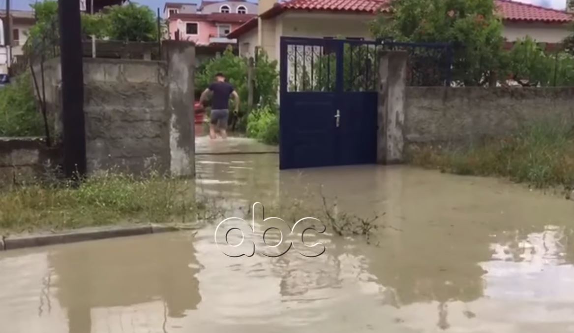 Reshjet e dendura sollën përmbytje, si pritet të jetë moti gjatë fundjavës