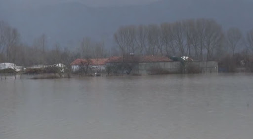 Raporti i përmbytjeve, bashkia Shkodër: Nëse rritet niveli i ujit në Obot na sillni varka