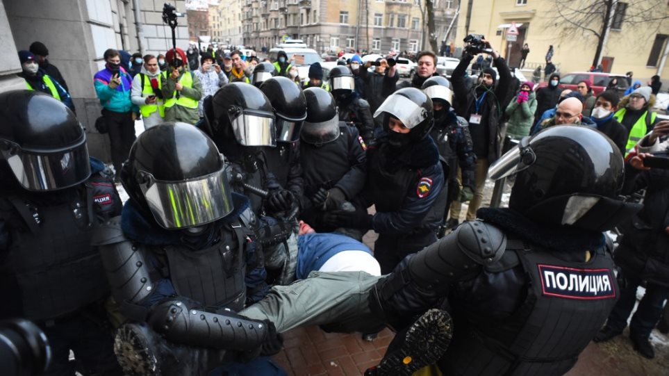 Protesta për lirimin e Navalnyt, mbi 5 mijë të arrestuar në Rusi