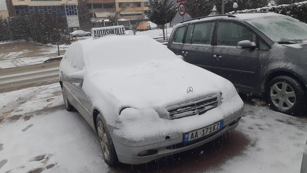 Ngricë dhe akull, vështirësi në lëvizje në aksin Librazhd-Përrenjas