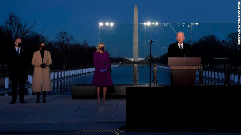 Biden e Harris kujtojnë viktimat nga Covid, zhvillojnë memorialin e dytë përkujtimor