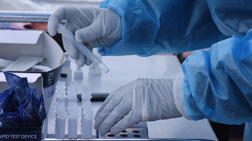 Shqipëria me 1/4 e popullsisë së Greqisë numëron gati 2 herë më shumë të infektuar me koronavirus