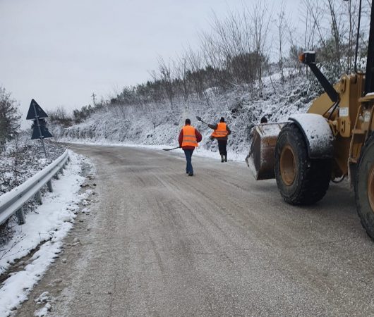 Borë e ngrica, probleme në disa fshatra në Berat dhe Skrapar