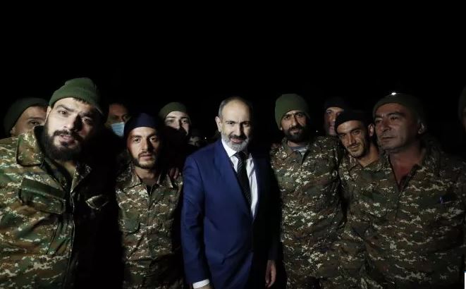 Lufta e humbur ndez Armeninë, kryeministri akuzon ushtrinë për grusht shteti